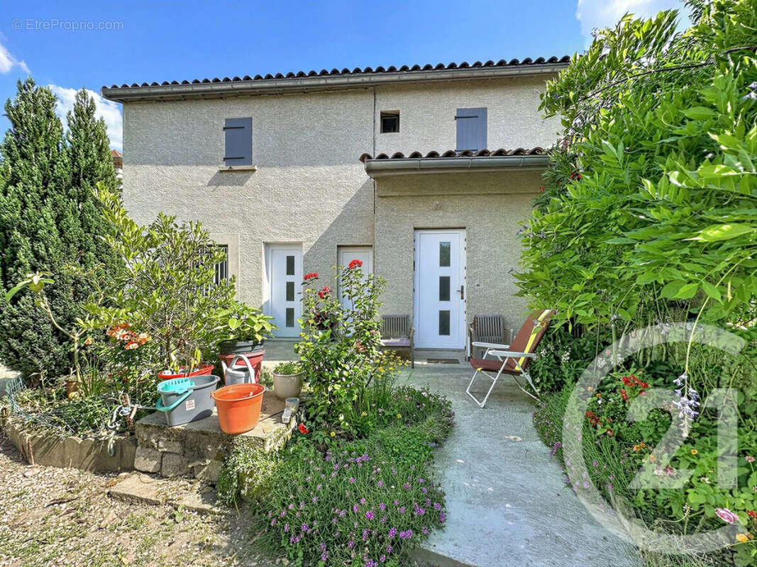 Maison 160 m² à Grigny  - photo 2