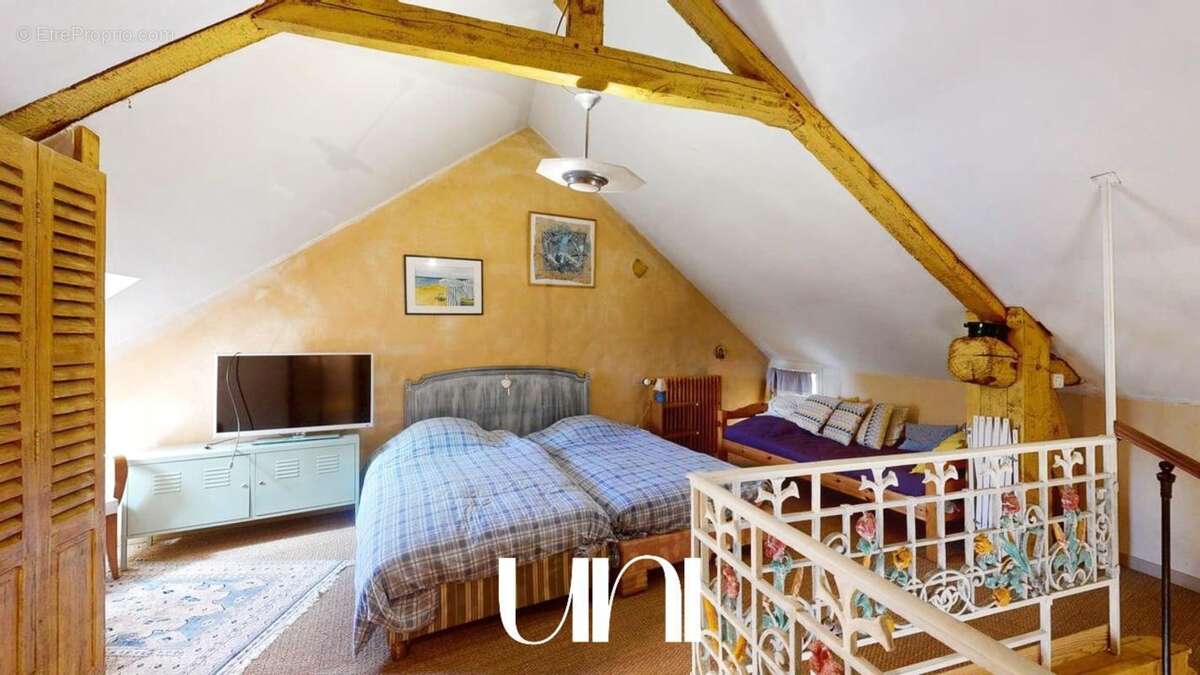 Maison 373 m² à Airan  - photo 19