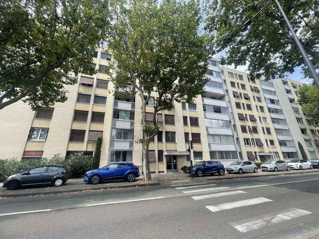 VALENCE   DERNIER ÉTAGE   Vue Panoramique   T3 DE 78 m2 avec cave et place parking - photo 2