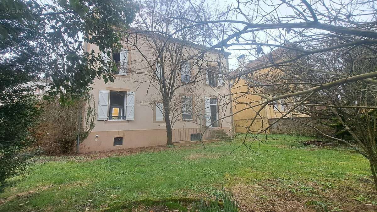 Maison à DECAZEVILLE