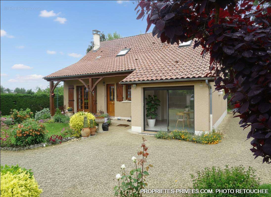 Maison à ROUFFIGNAC-SAINT-CERNIN-DE-REILHAC