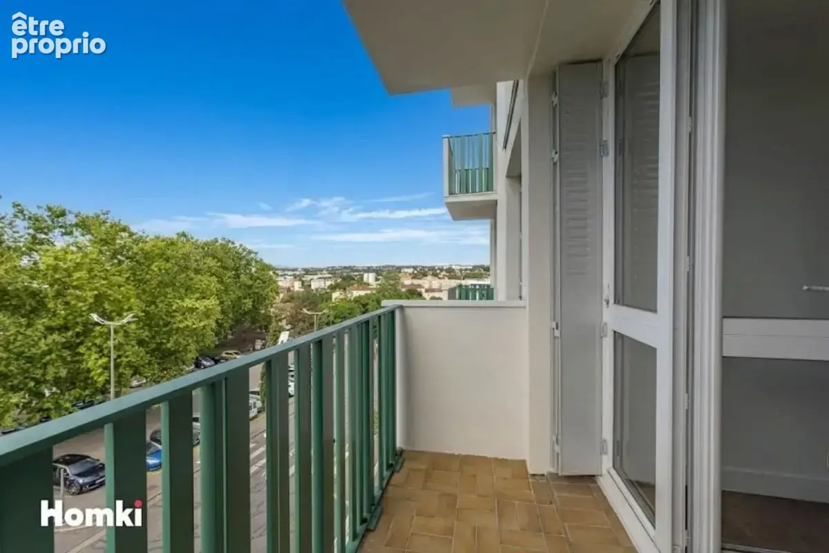Appartement T5 de 100 m² à Oullins-Pierre-Bénite 69310, Rue du Centenaire - photo 4