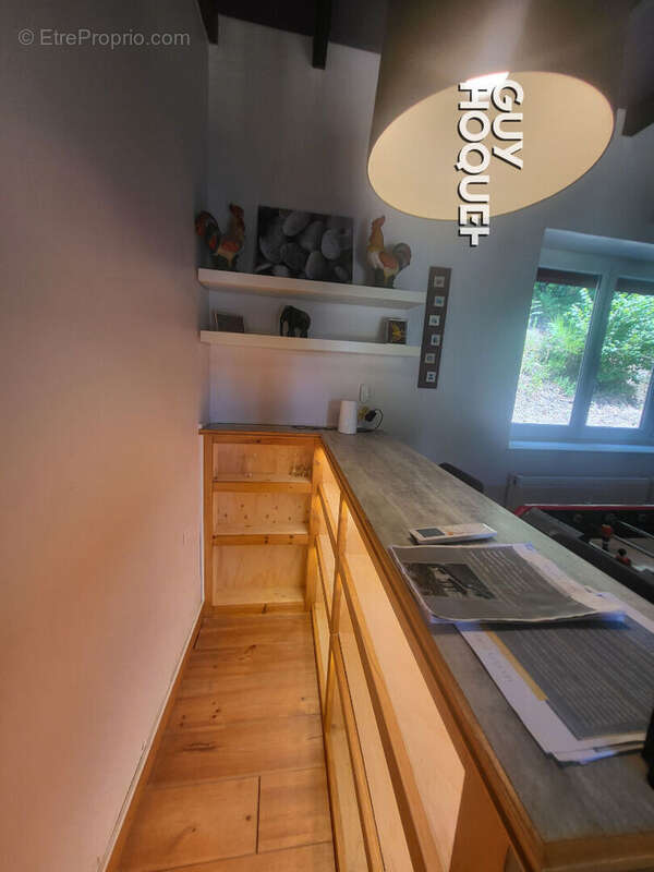 À seulement 2 minutes du Lac des Settons ? Belle maison en pierre rénovée de 201 m² avec terrain et dépendances - photo 4