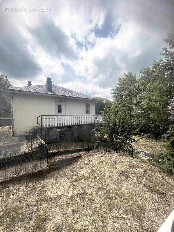 Maison à BESSE-ET-SAINT-ANASTAISE