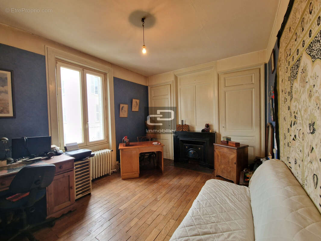 Maison à COUZON-AU-MONT-D'OR