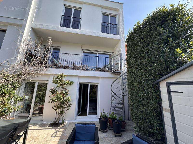 Maison 145 m² à Nanterre  - photo 10