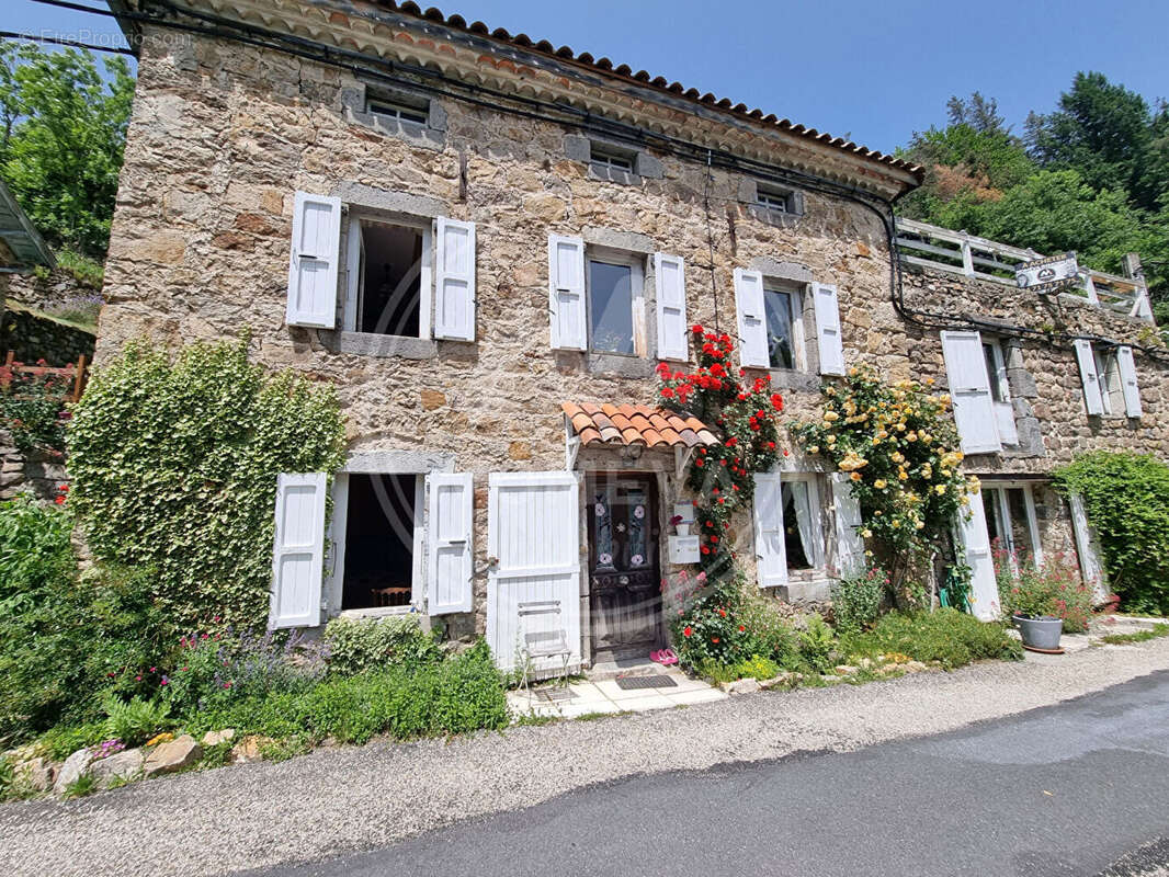 Maison à SAINT-PIERRE-SUR-DOUX