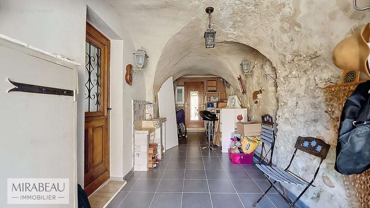 Maison à PEYPIN-D&#039;AIGUES