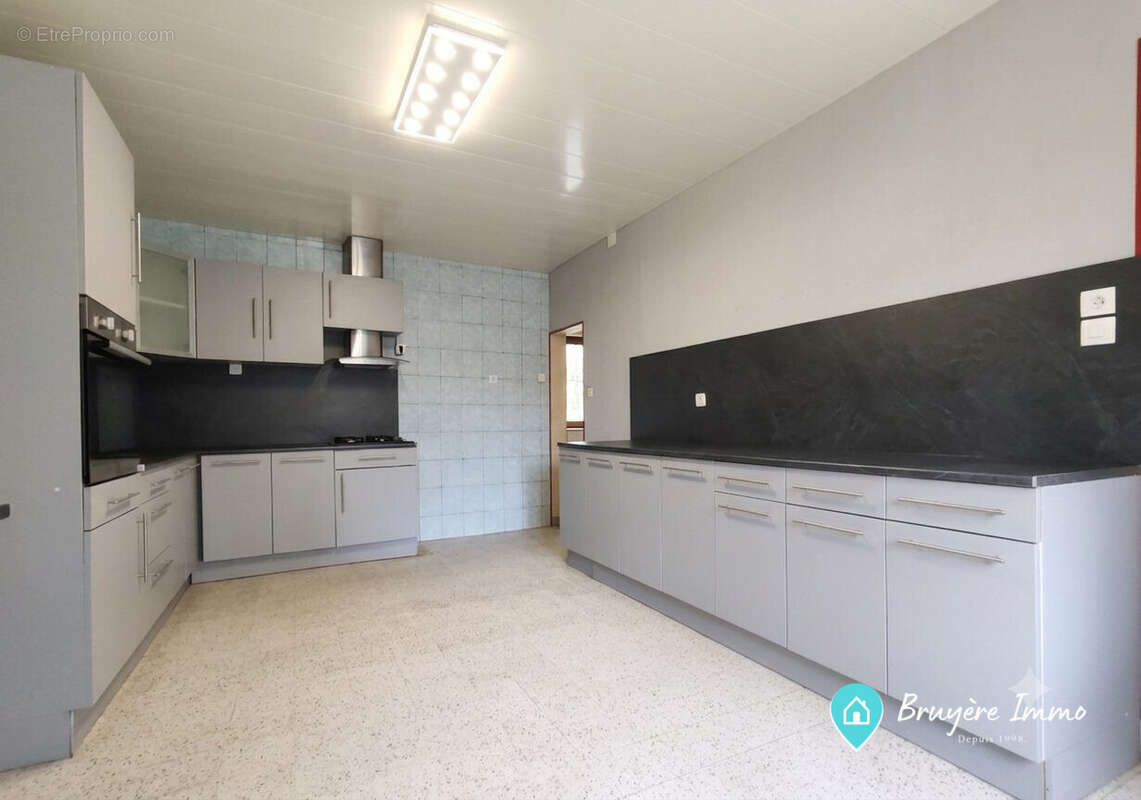 Maison 170 m² à Saint-Michel  - photo 6