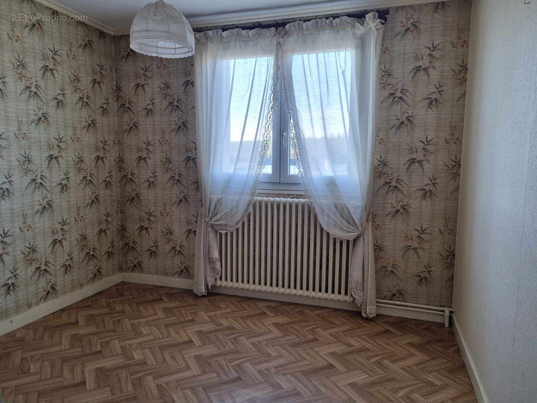 Maison à SAINT-CALAIS