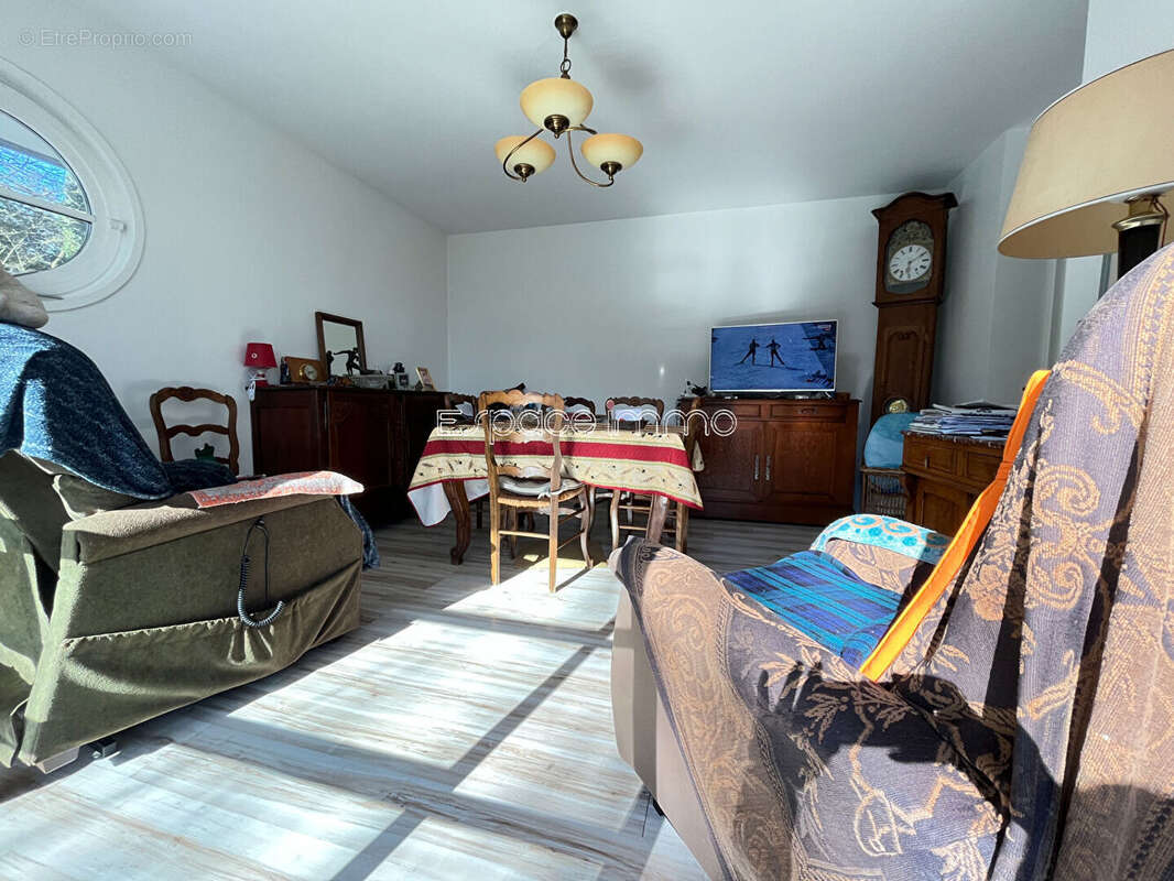 Appartement à MONT-SAINT-AIGNAN