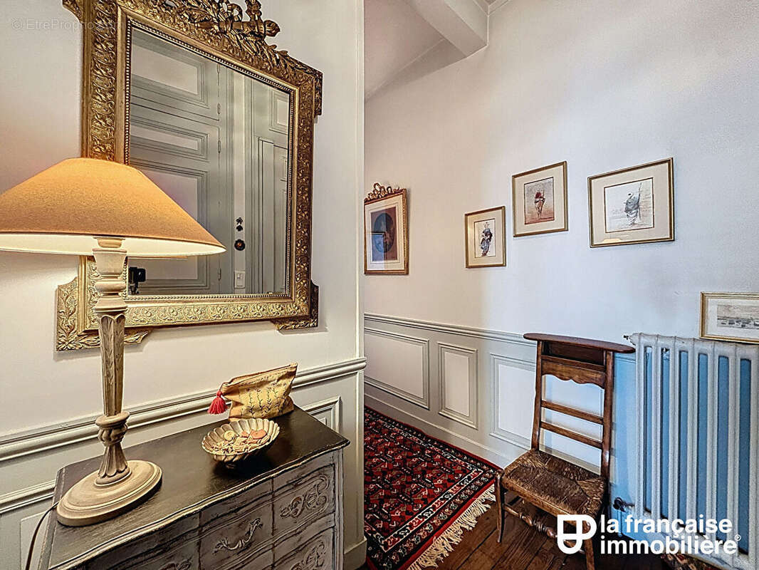 Charmant appartement ancien avec cachet  - 3/4 chambres - Secteur Place Hoche / Faculté de Droit - Stationnement - photo 15