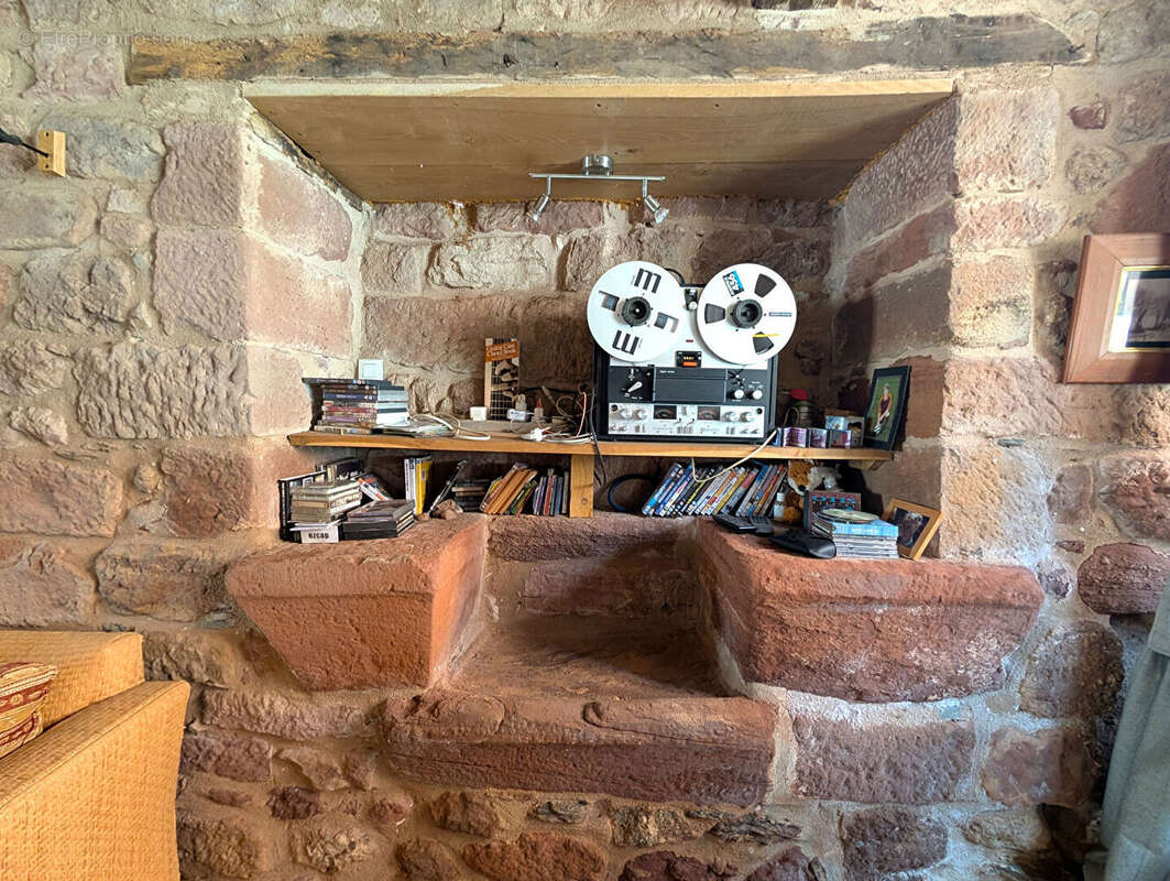 Maison Villecomtal 5 pièces 150 m2 + 76m²  aménageable sur 585 m² de terrain - photo 17
