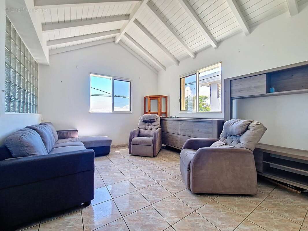 Maison à PETIT-BOURG