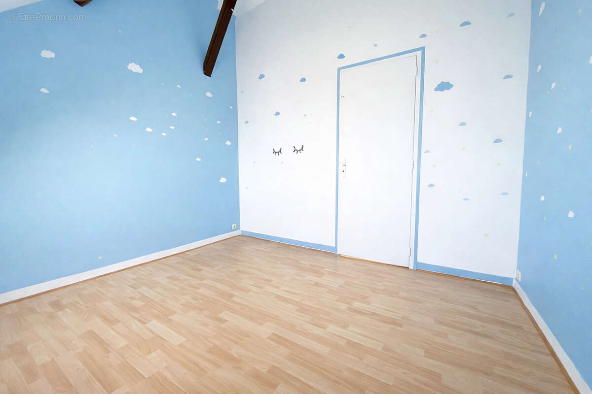 Appartement à LINAS