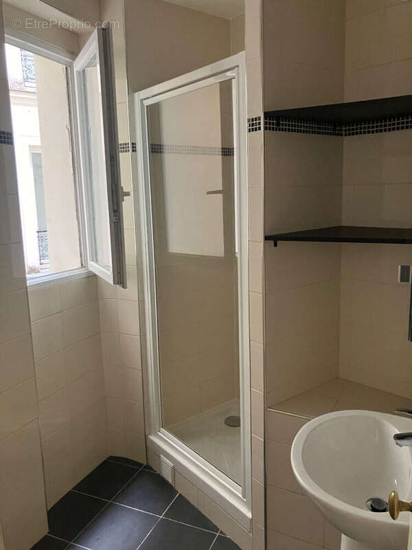 JOURDAIN - rue de belleville 3 p 54.41 m² 1er étage sur rue et cour - photo 8