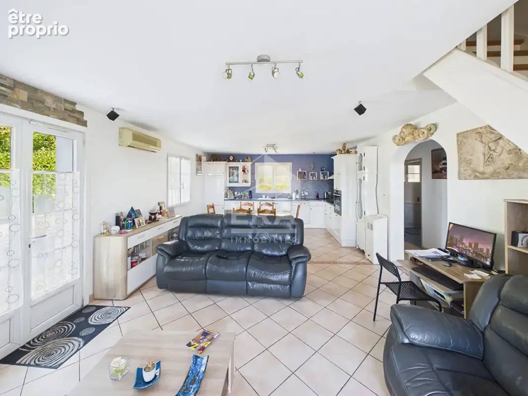Espelette - Maison à Vendre - avec piscine au coeur d'Espelette. - photo 2