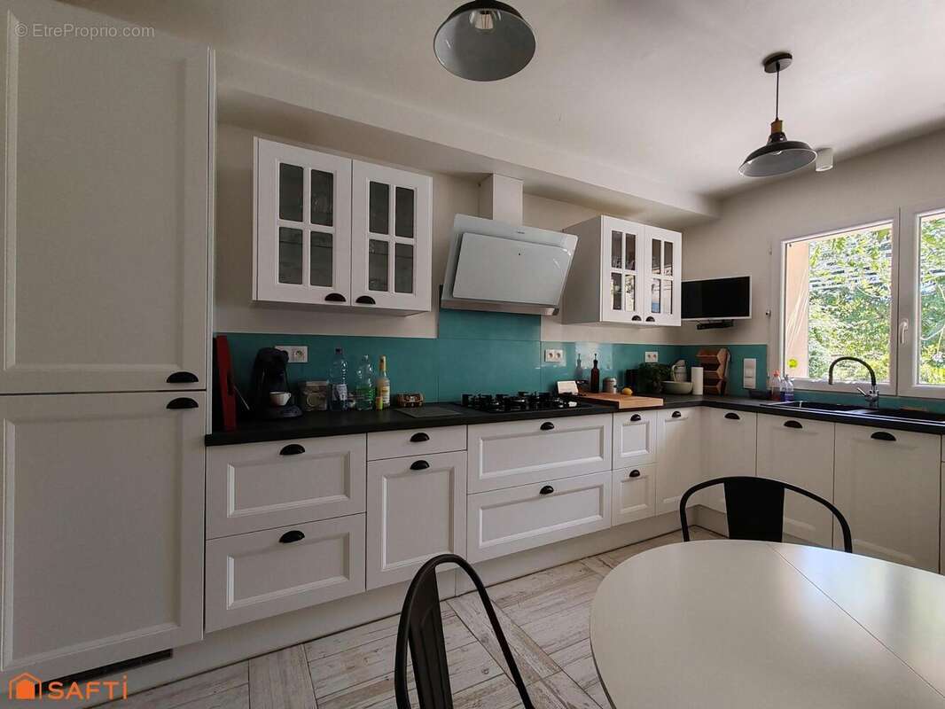 Maison 161 m² à Saint-Andre-De-Lidon  - photo 4