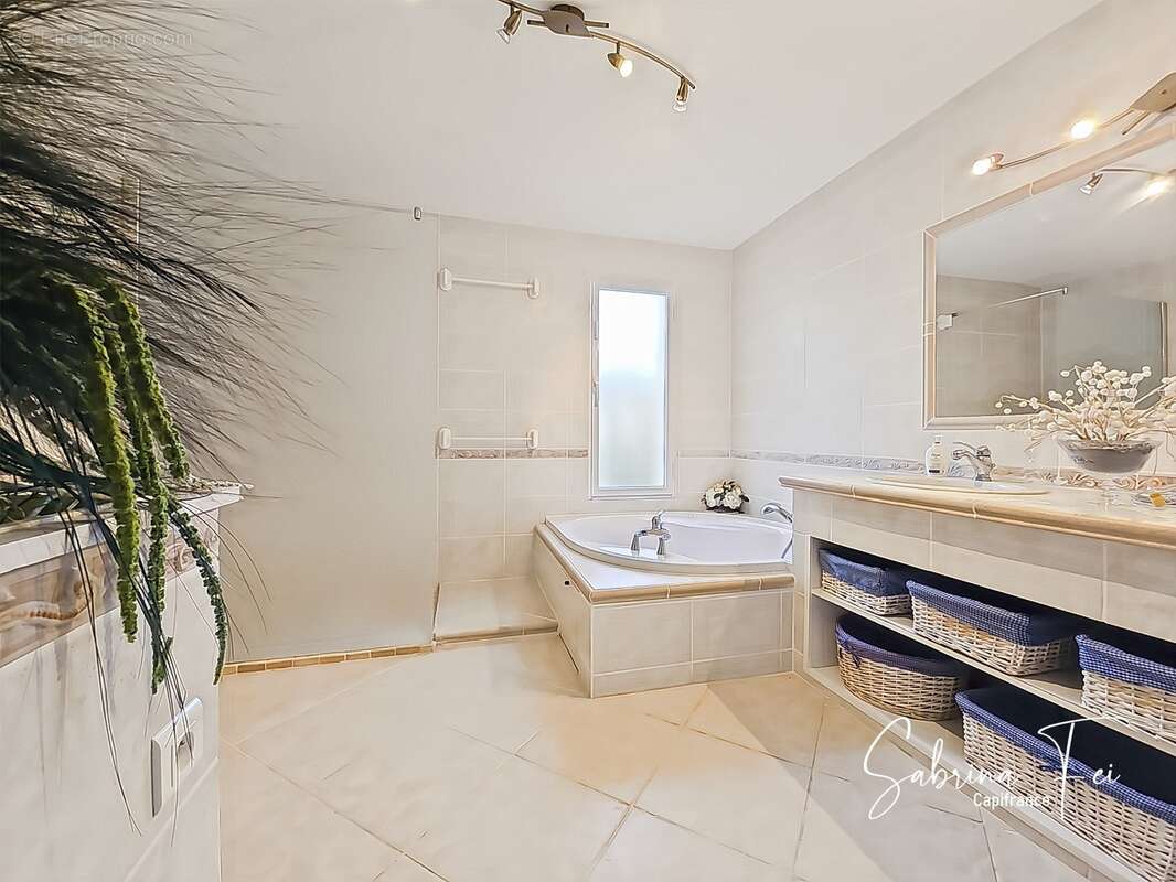 Maison familiale de plus de 165 m² – quartier résidentiel recherché – calme absolu – sans vis-à-vis – exposition sud – piscine - photo 19