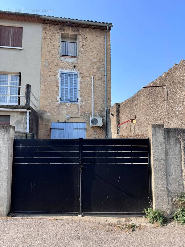 Maison à PEYROLLES-EN-PROVENCE