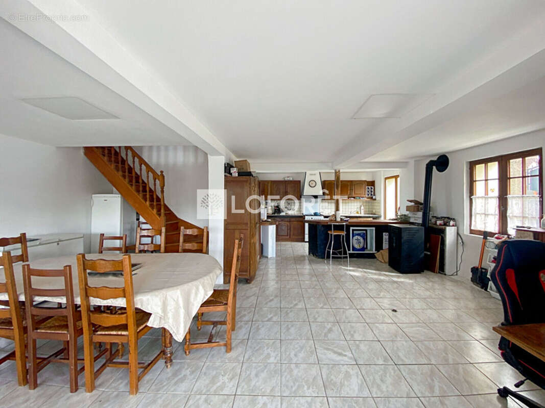 Maison à DAMPIERRE-SUR-AVRE