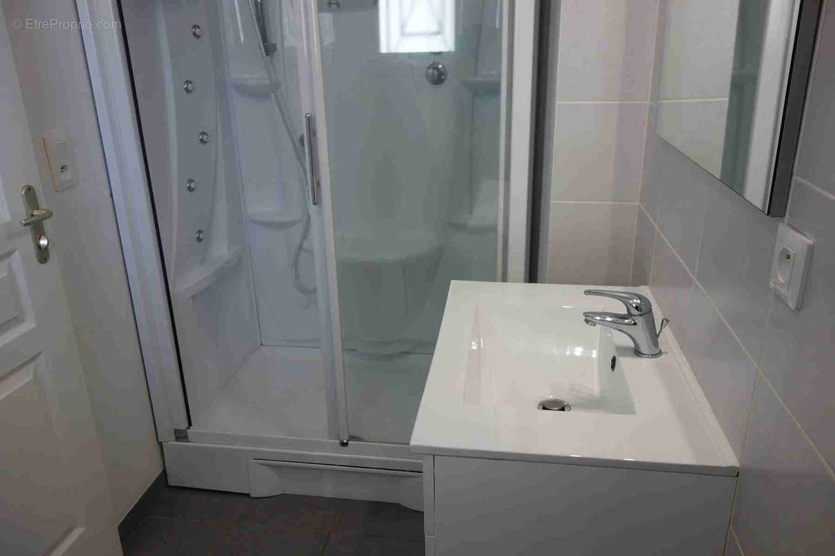 Appartement à SAINT-SEURIN-DE-CURSAC