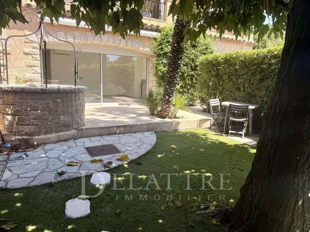 Appartement à MOUANS-SARTOUX