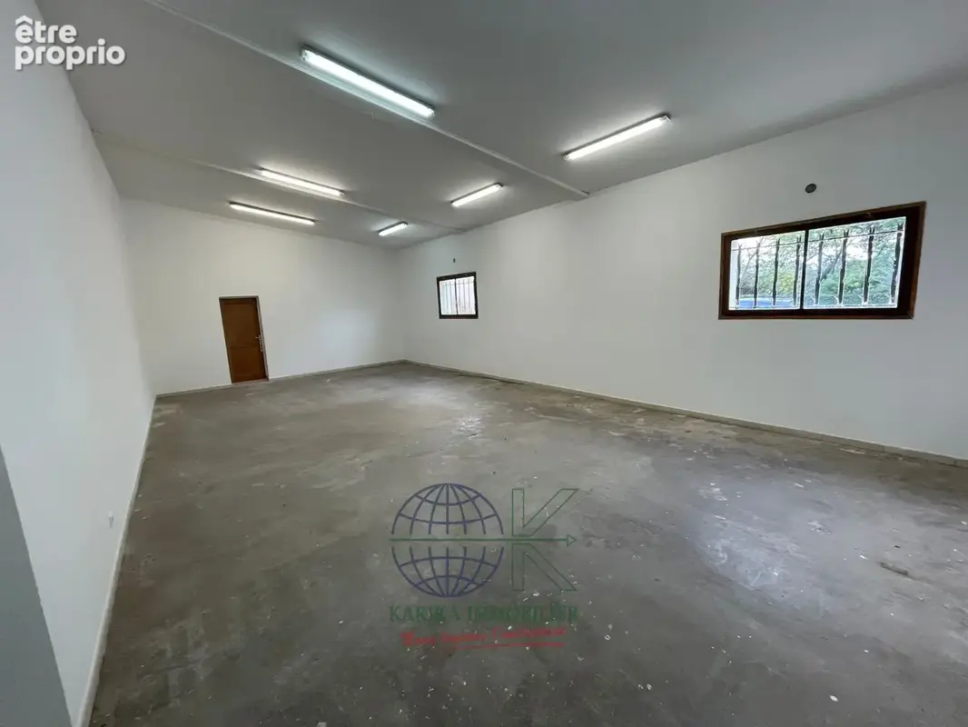 Bâtiment d'activité 1330 m2 à Roquebrune sur Argens - photo 13