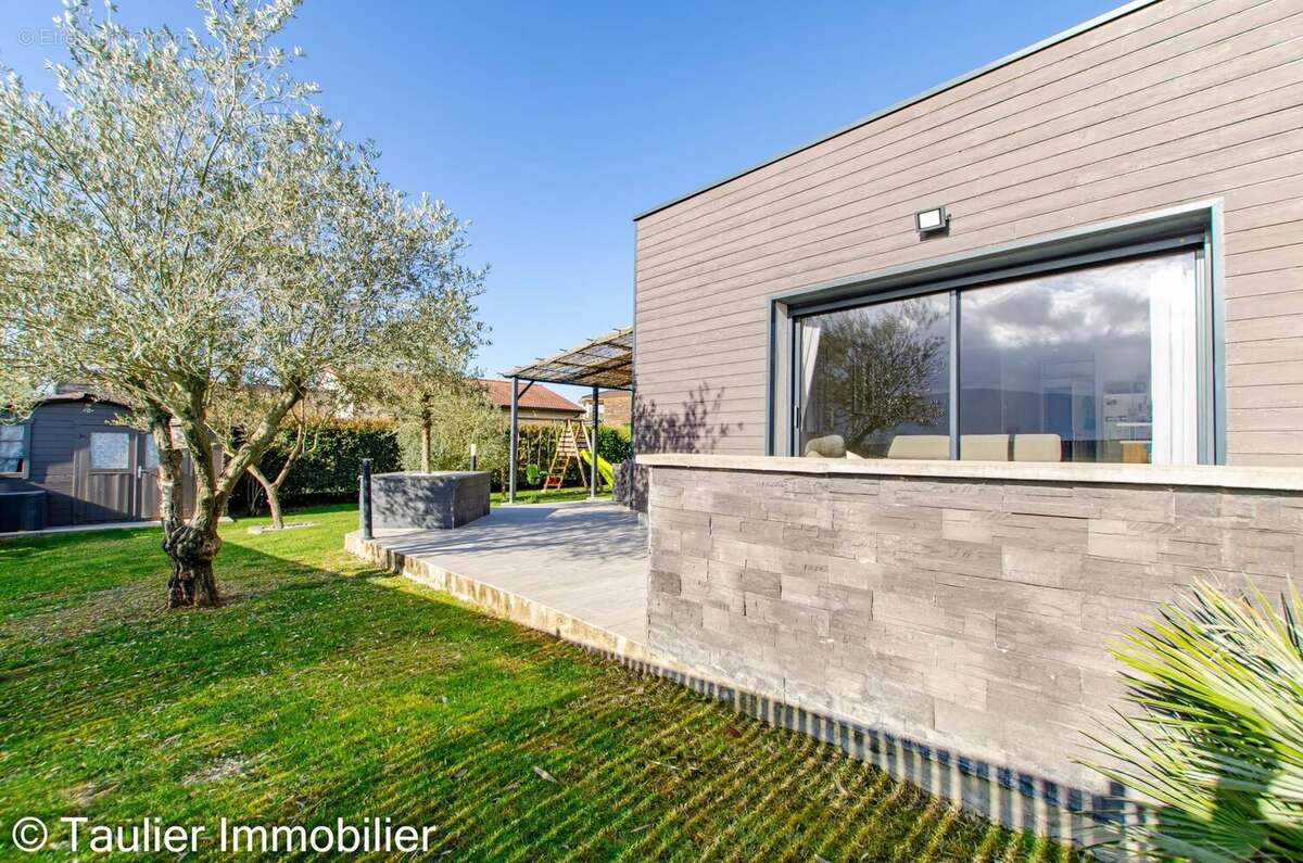 Maison à SAINT-LATTIER