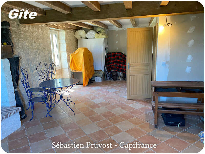 Maison à CHAMPAGNAC-DE-BELAIR