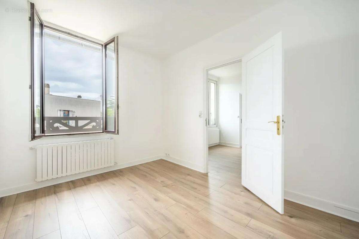 Appartement 87 m² terrain et bâtisse aux Mureaux - photo 8