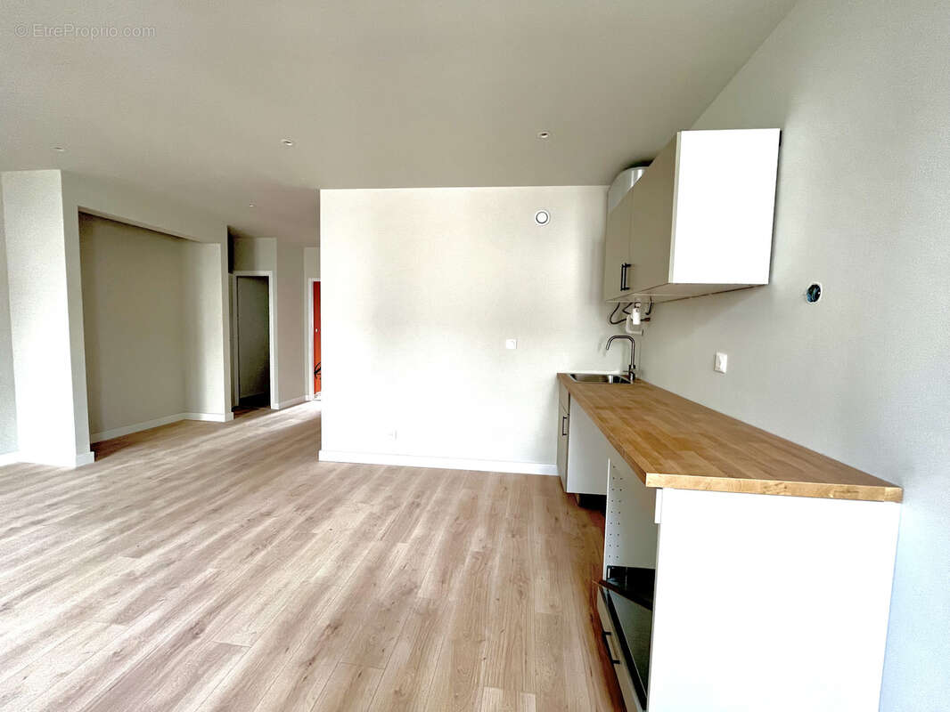 Appartement à MARSEILLE-1E