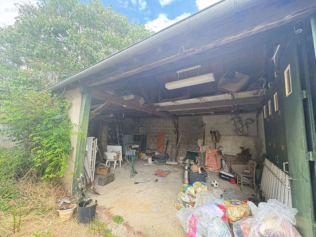 Maison à YZEURE