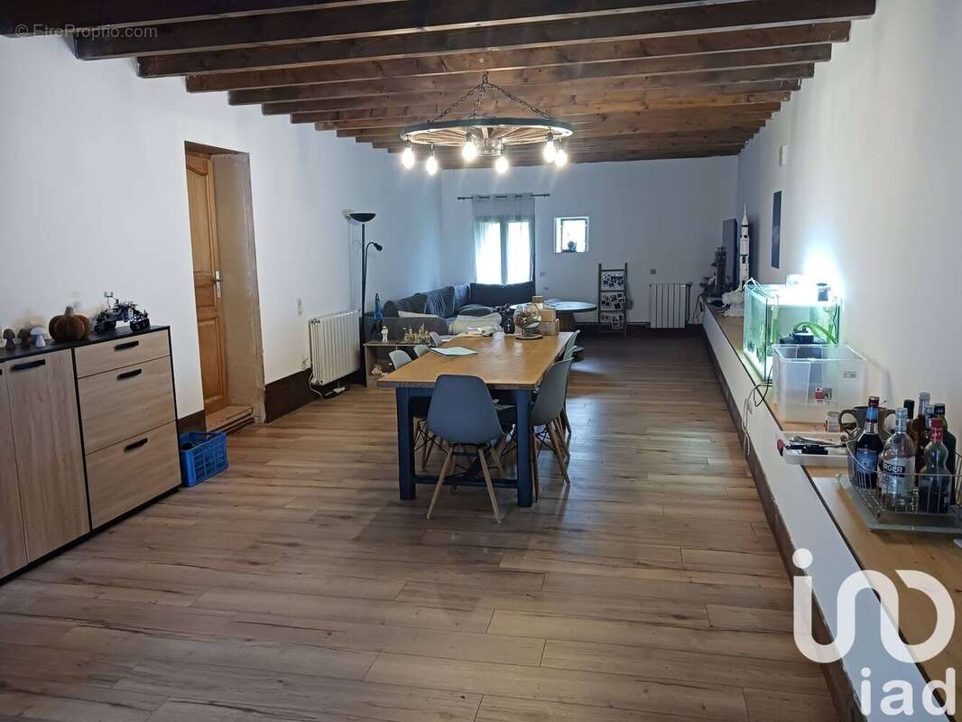 Maison 195 m² à La Chapelle-Baton  - photo 9