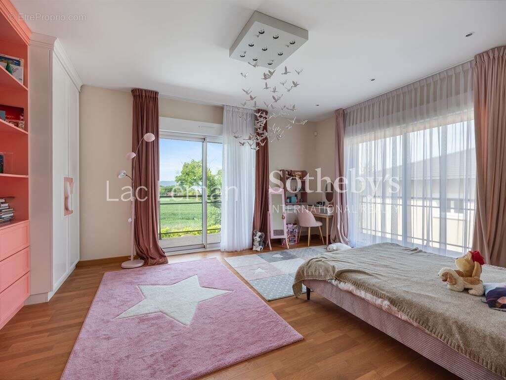 Maison à CHENS-SUR-LEMAN