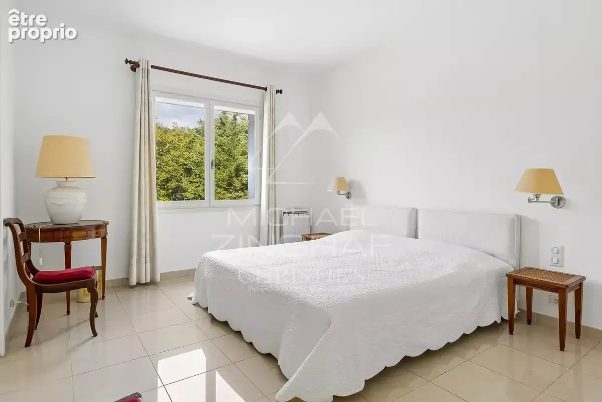 Exclusivité - A l’orée du Cap d’Antibes – Une adresse privilégiée entre mer et commerces - photo 11