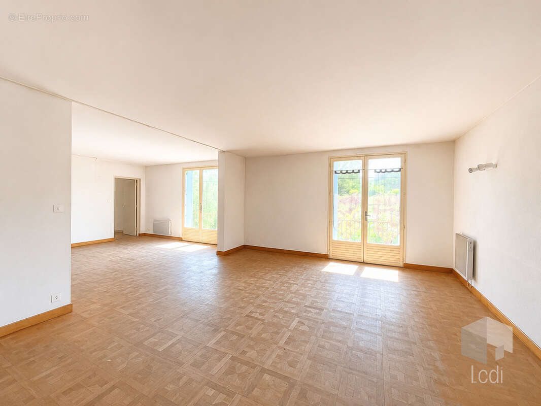LE TEIL, Maison de 278 m2 divisée en 2 logements - photo 8