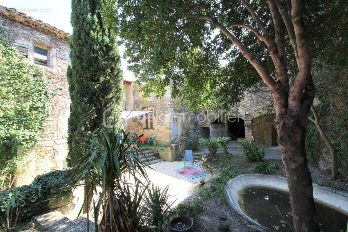 Maison à LA BAUME-DE-TRANSIT