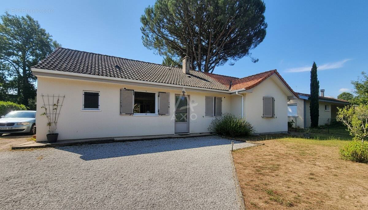 Maison rénovée de 97m2 de plain-pied avec grand terrain arboré à LABRIT - photo 1