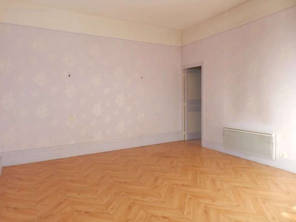 Maison à SAINT-PIERRE-SUR-DIVES