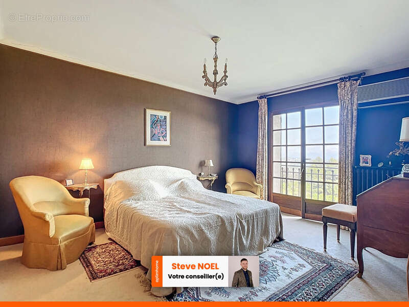 Maison à ROQUEFORT-LES-PINS