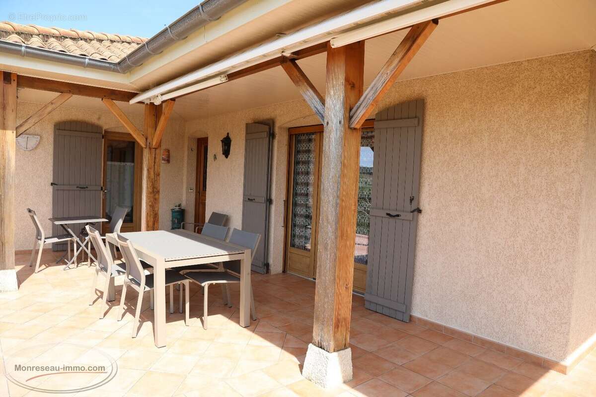 Maison à CHEVAGNY-LES-CHEVRIERES