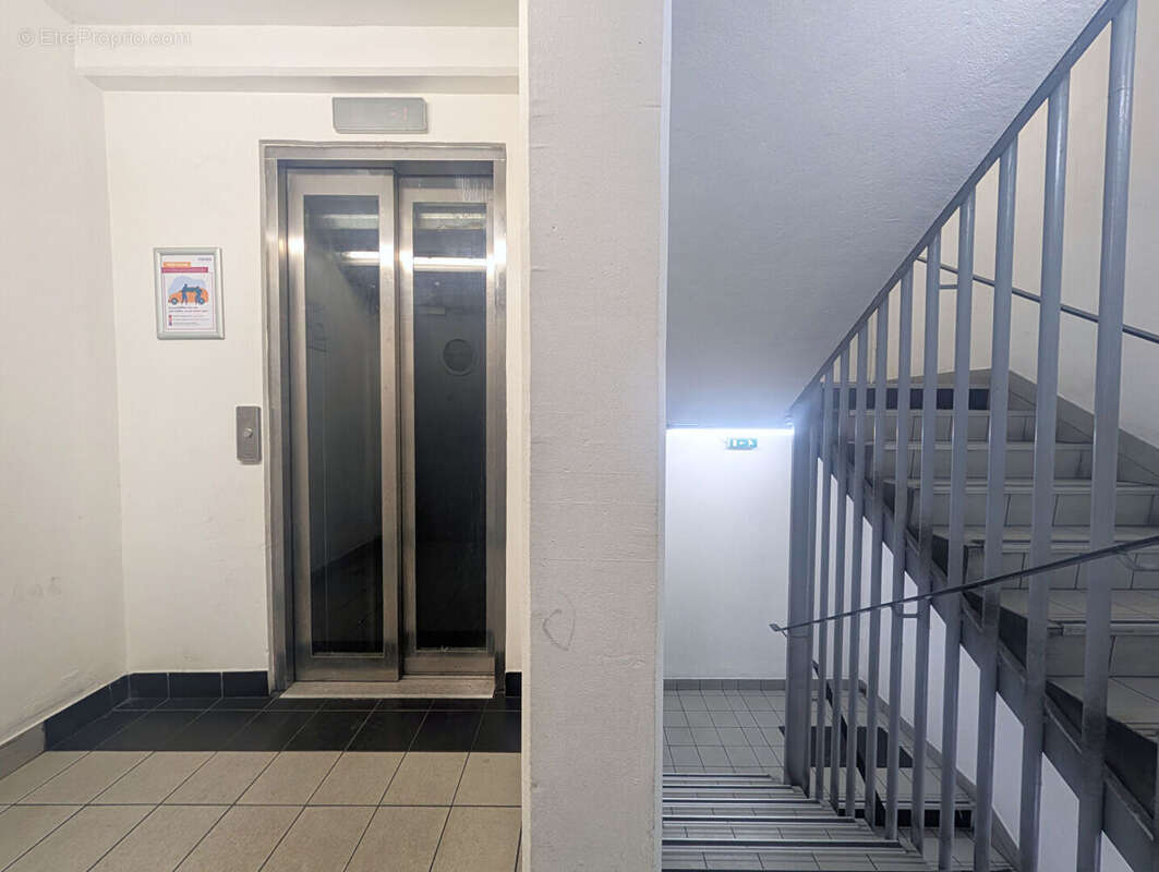 Parking à PARIS-3E