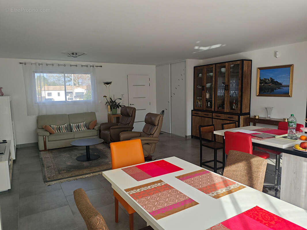 Maison à TONNAY-CHARENTE