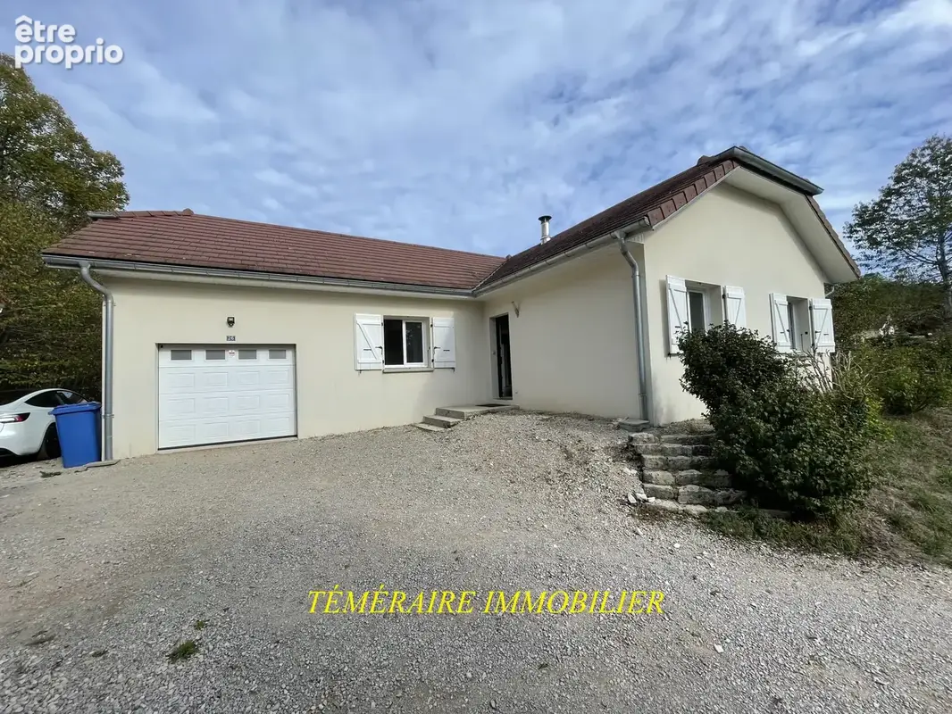 Maison à MONTROND
