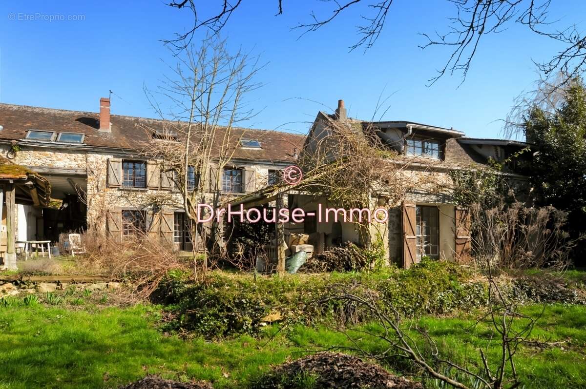 Maison à BUSSY-SAINT-GEORGES