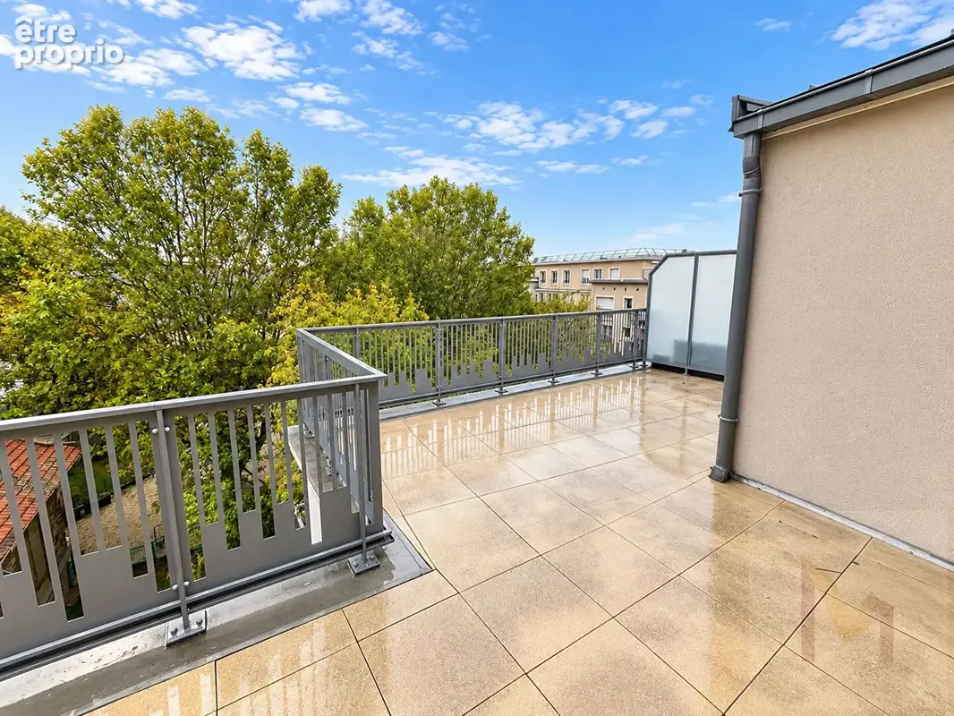 4 pièces au dernier étage avec deux terrasses - Centre-ville - photo 6
