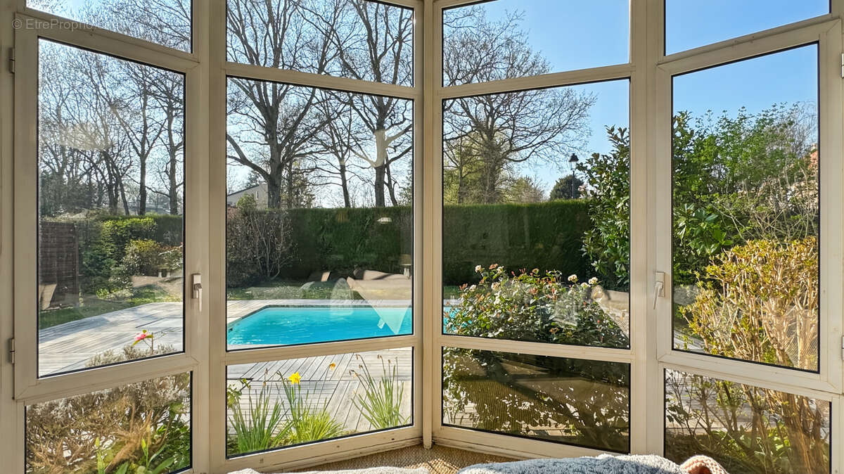 Maison à SAINT-NOM-LA-BRETECHE