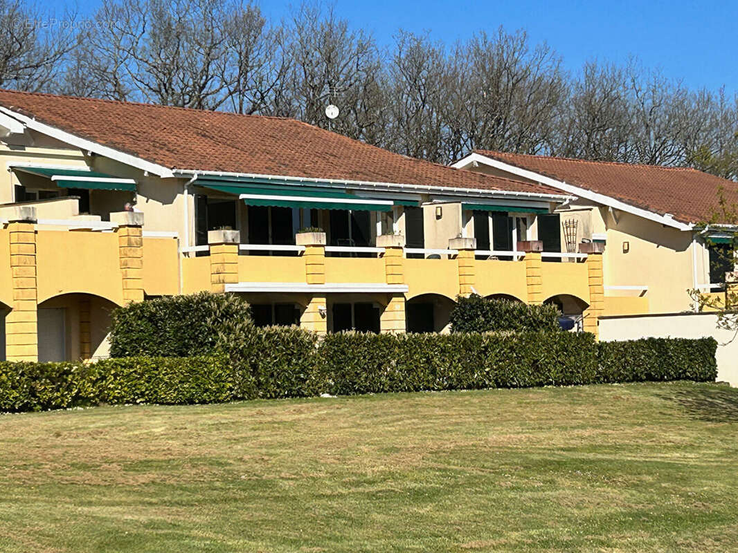 Appartement à CASTELNAUD-DE-GRATECAMBE
