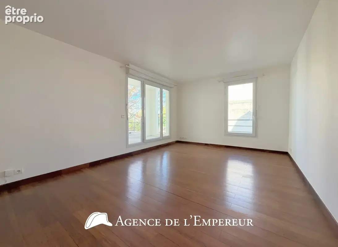 2 pièces de 49 m2 avec terrasse, parking et cave. - photo 6